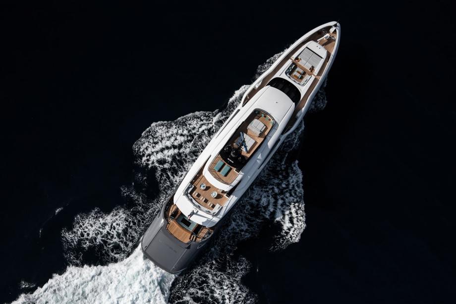 yacht Utopia IV