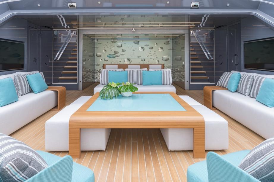 yacht Utopia IV