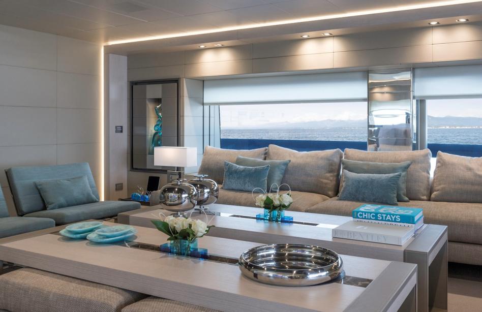 yacht Utopia IV