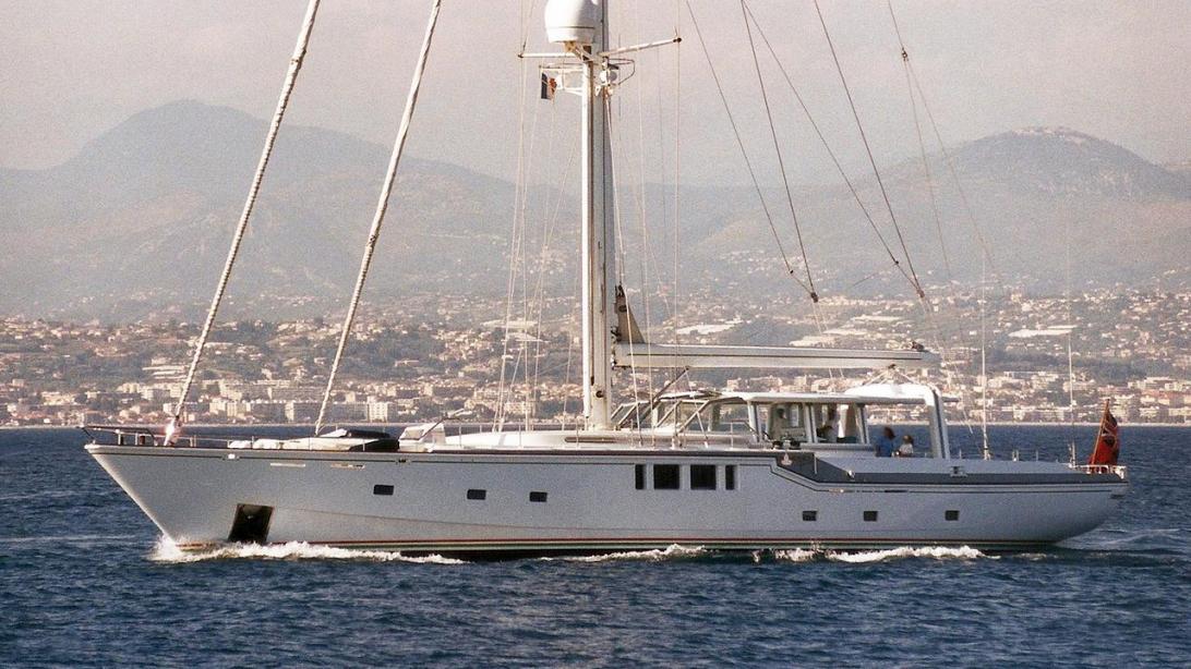 yacht Diamond For Ever