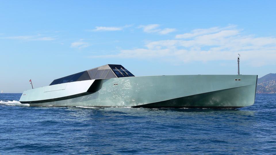yacht Galeocerdo