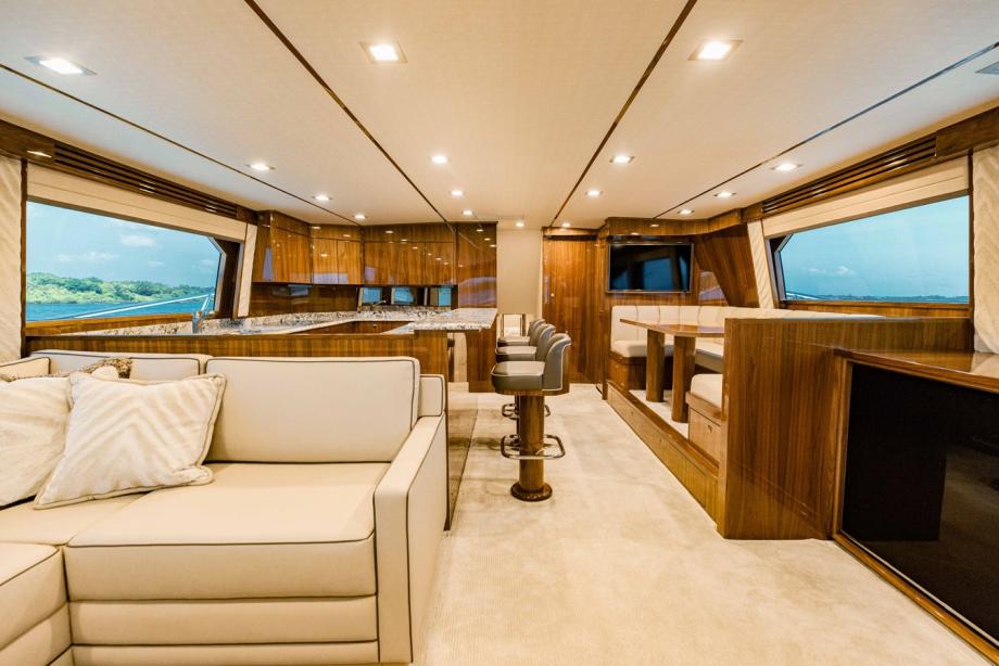 yacht Burnin' Daylight
