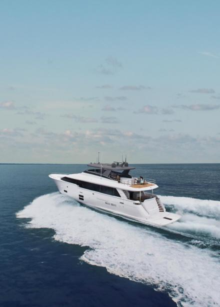 yacht Hatteras M90 Panacera