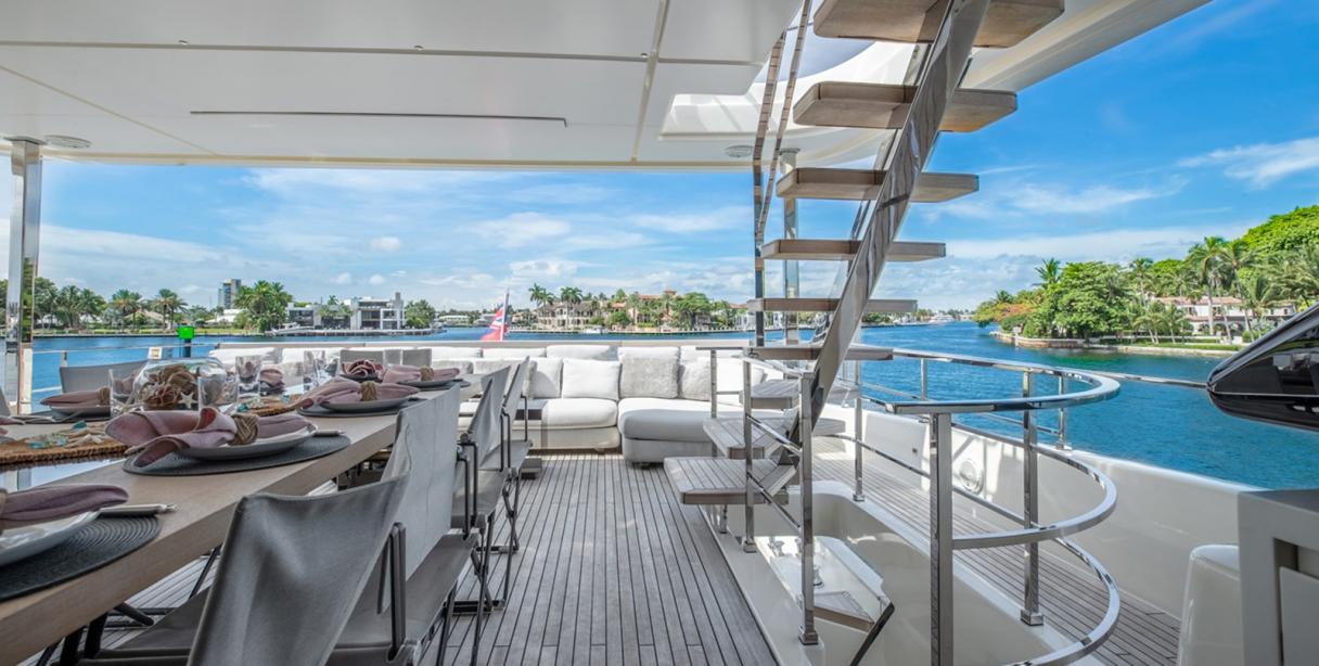 yacht Fifi