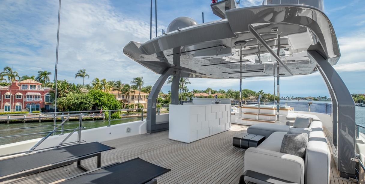 yacht Fifi