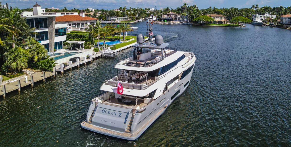 yacht Fifi