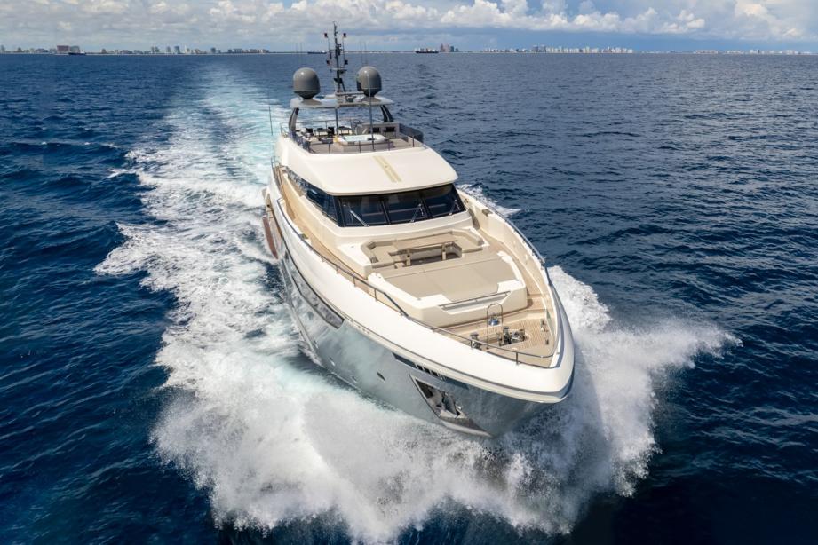 yacht Fifi