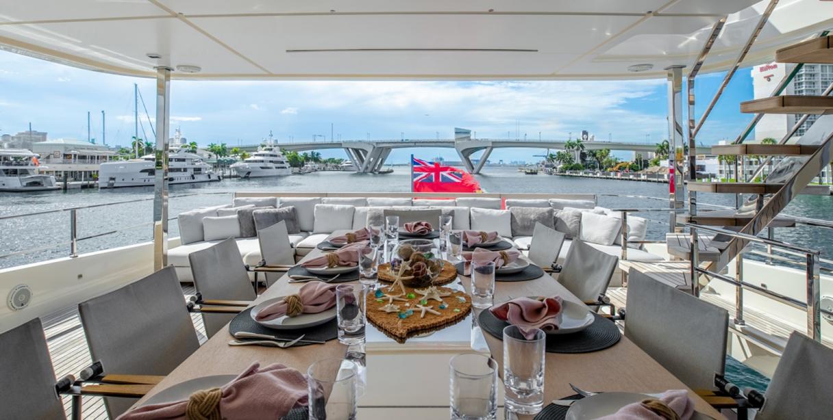 yacht Fifi
