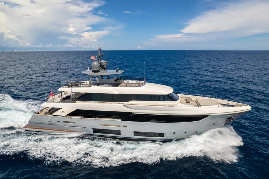 yacht Fifi