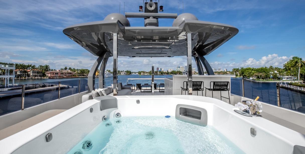 yacht Fifi