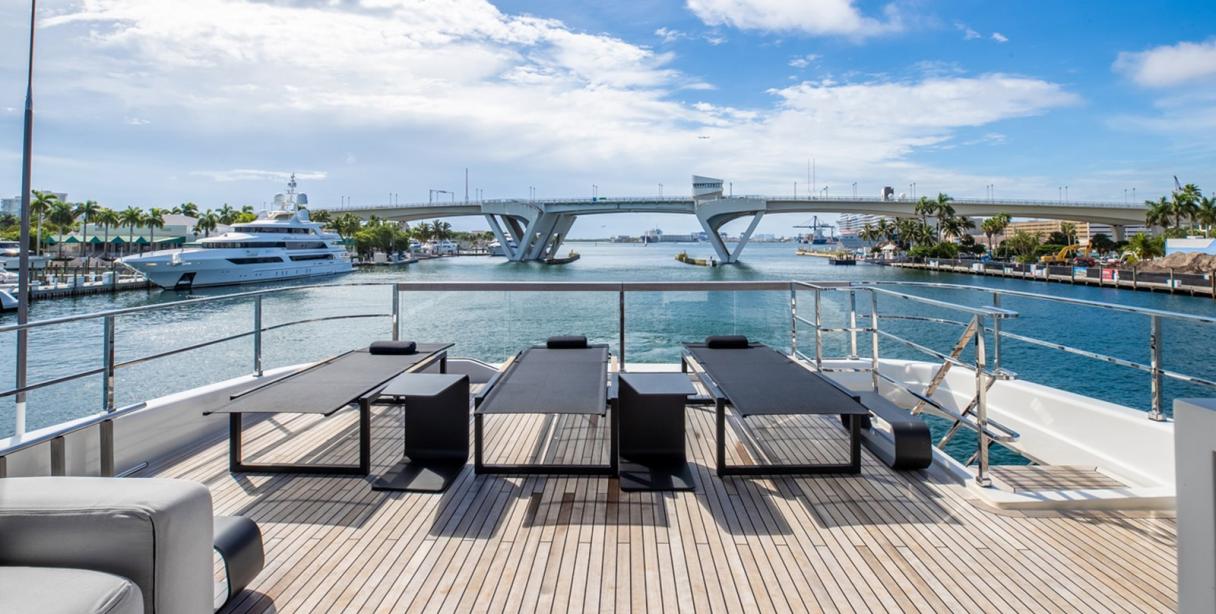 yacht Fifi