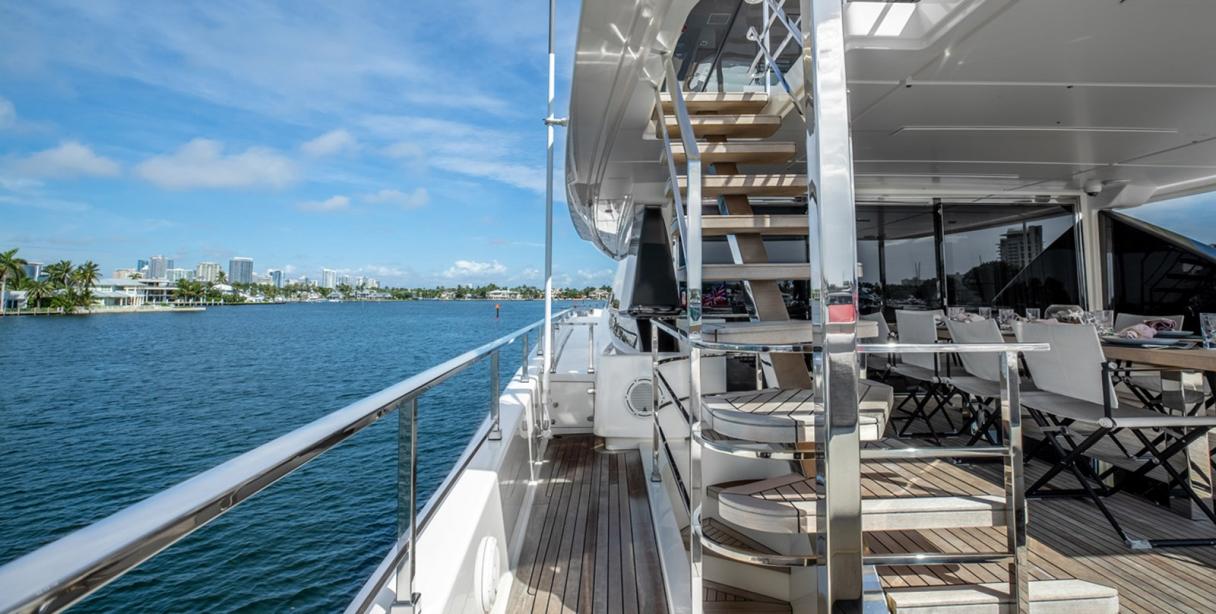 yacht Fifi
