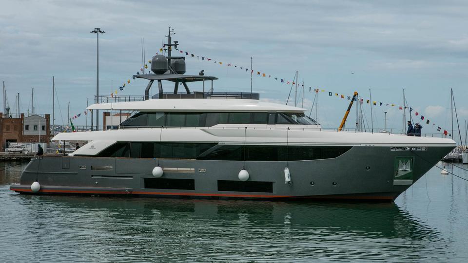 yacht Fifi