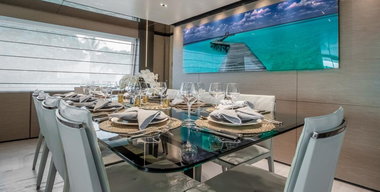 yacht Fifi