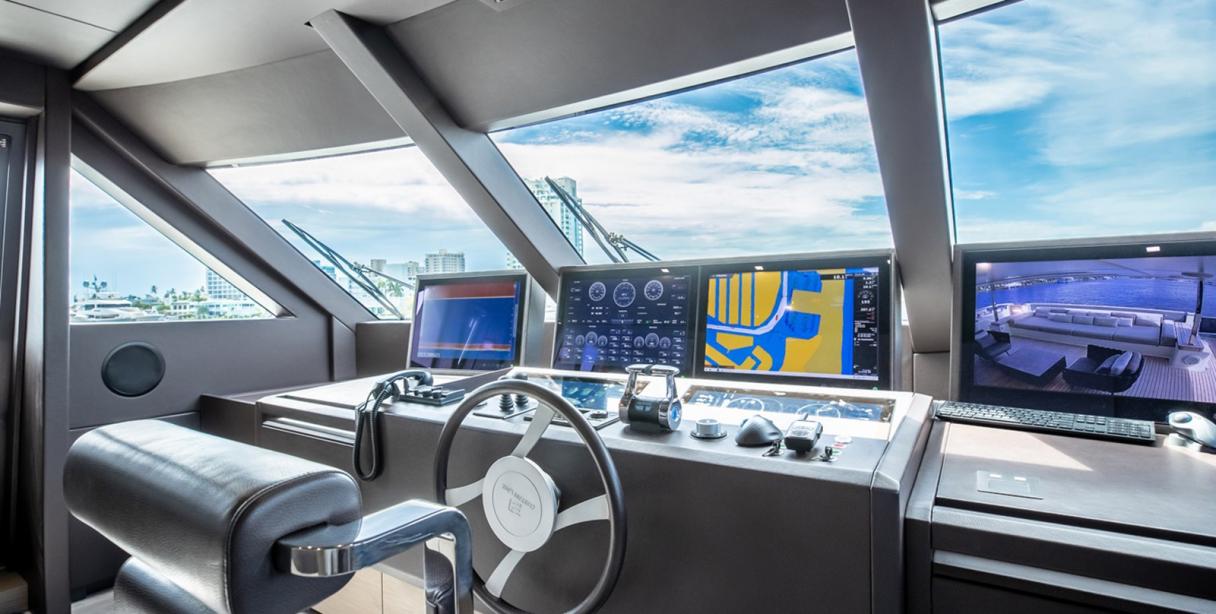 yacht Fifi