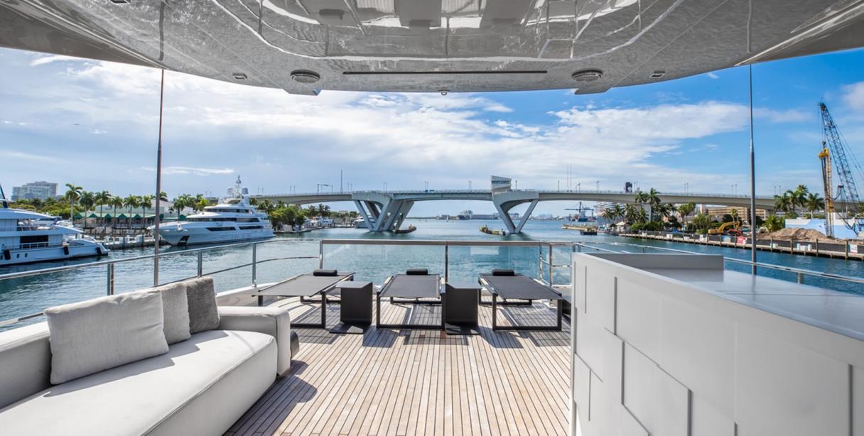 yacht Fifi