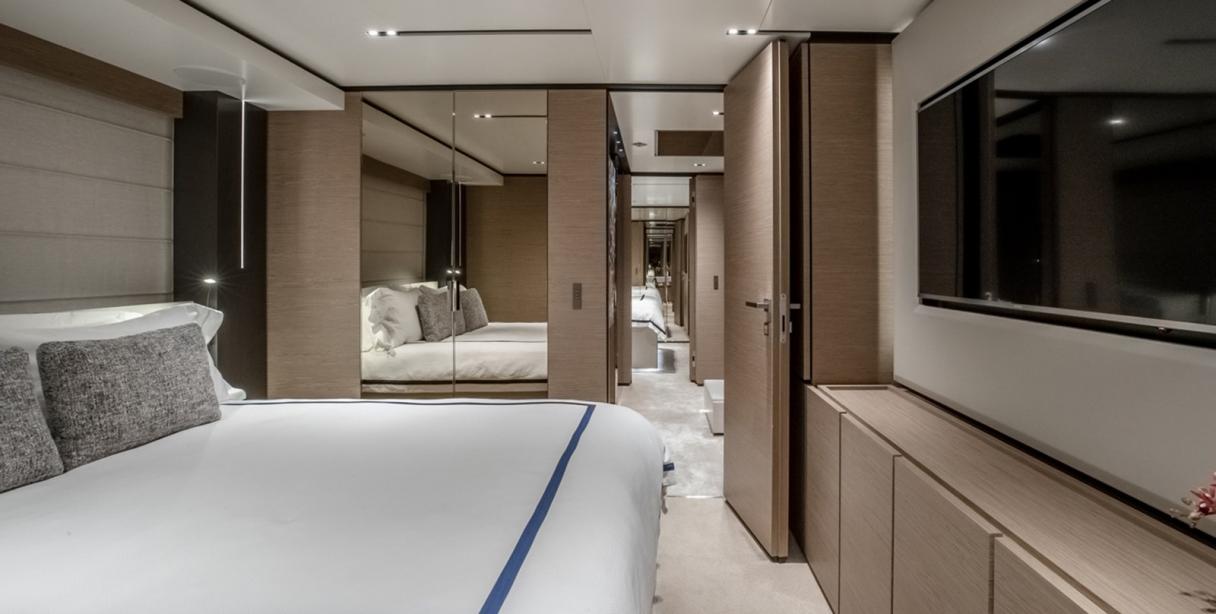 yacht Fifi