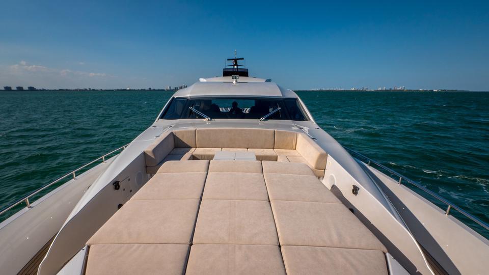 yacht Coal Blooded