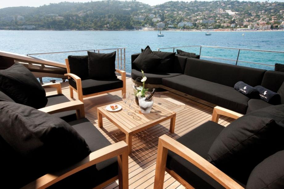 yacht Griffin