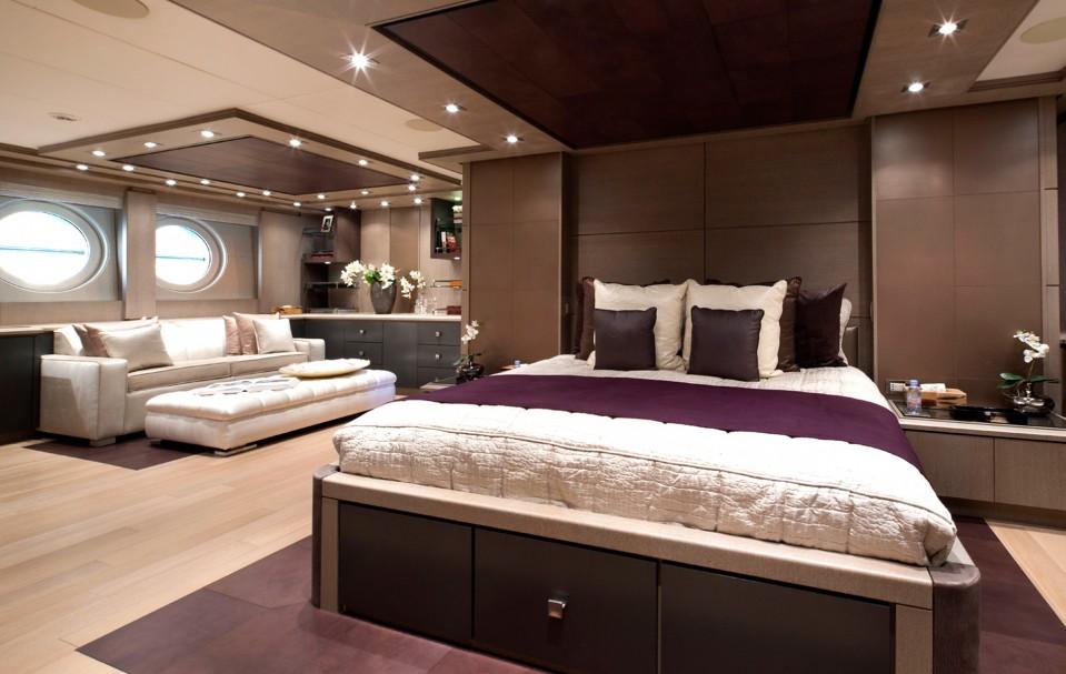 yacht Griffin