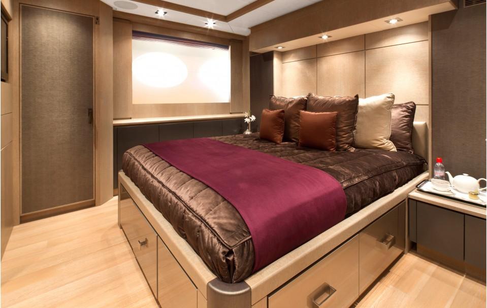 yacht Griffin