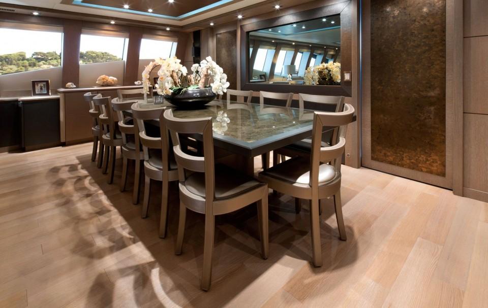 yacht Griffin