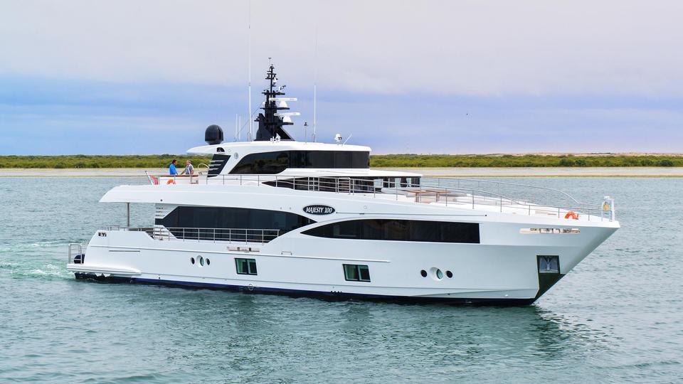 yacht Majesty 100/04