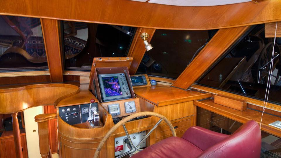 yacht Mustang