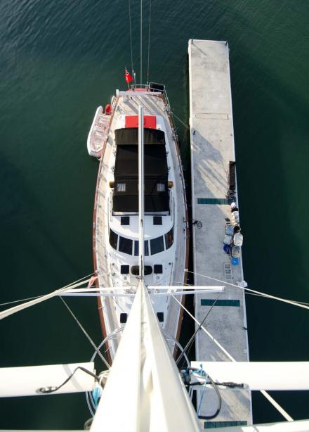yacht Mustang