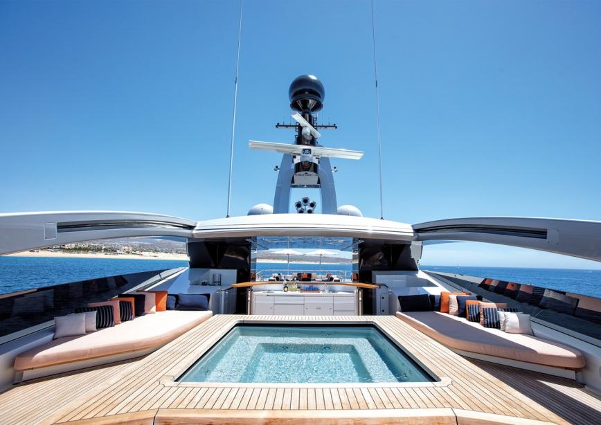 yacht Halo