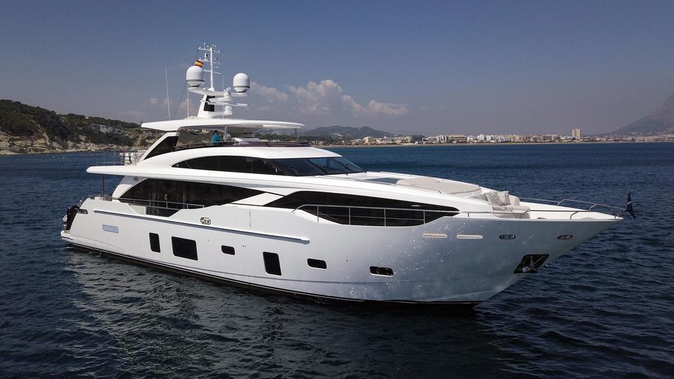 yacht Ghost