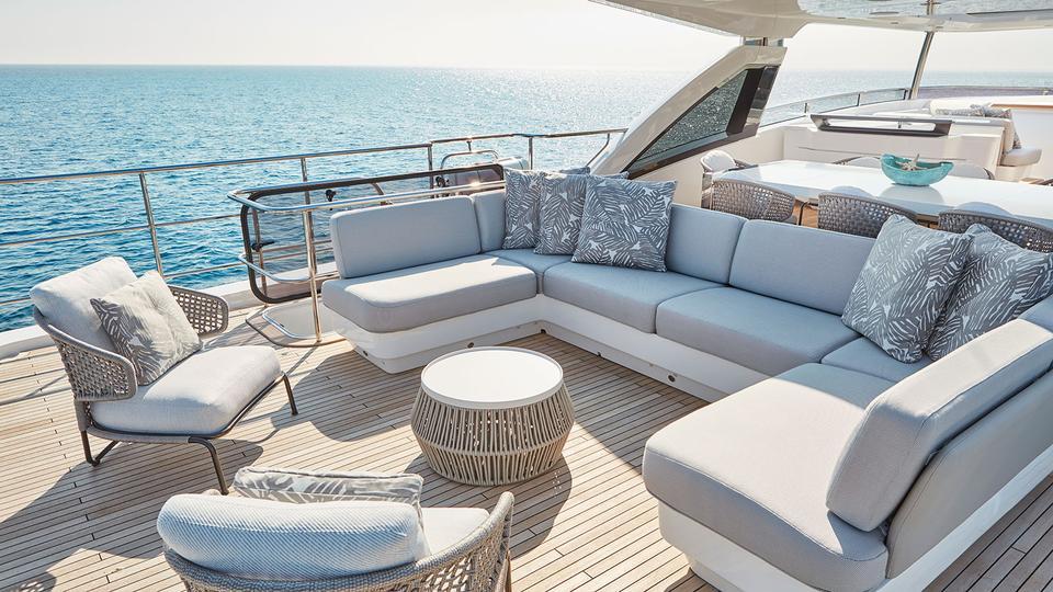 yacht Ghost