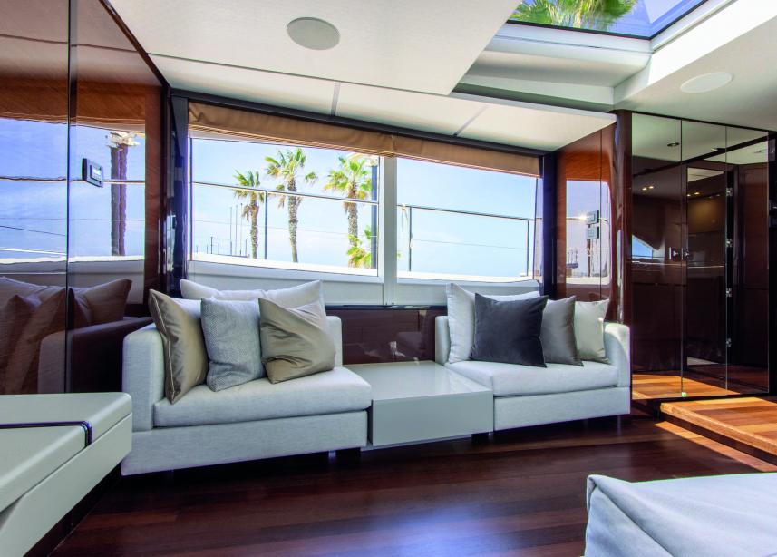 yacht Ghost
