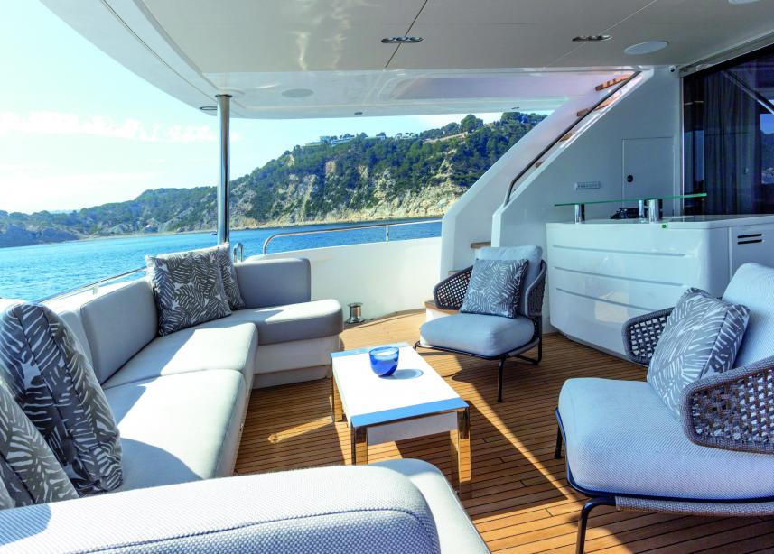 yacht Ghost