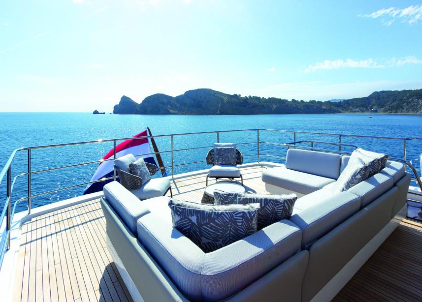 yacht Ghost