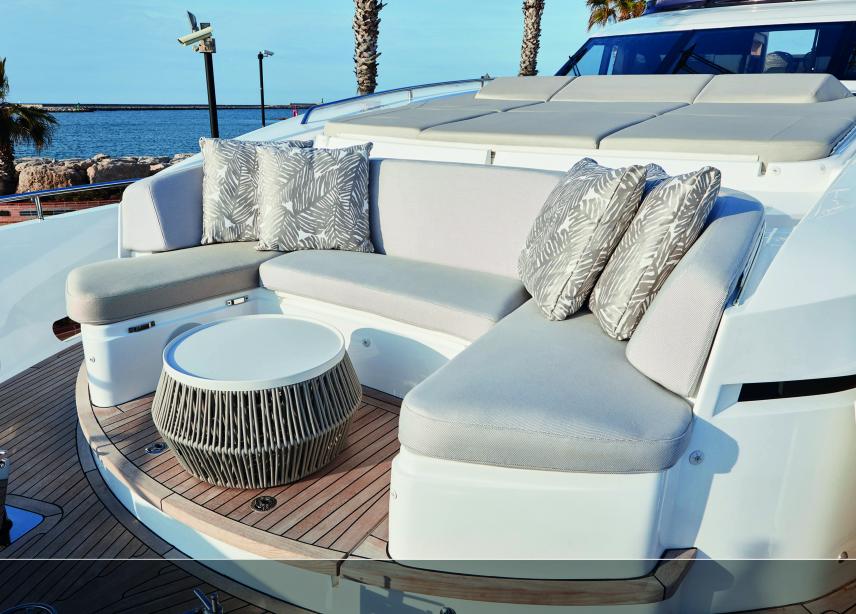 yacht Ghost