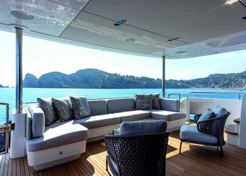yacht Ghost