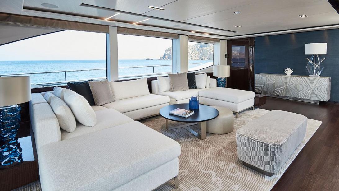 yacht Ghost