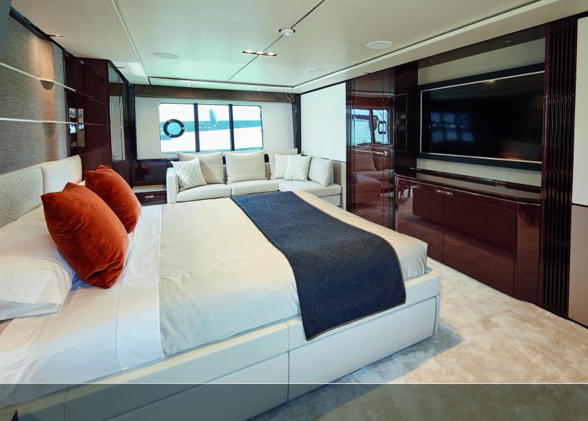 yacht Ghost