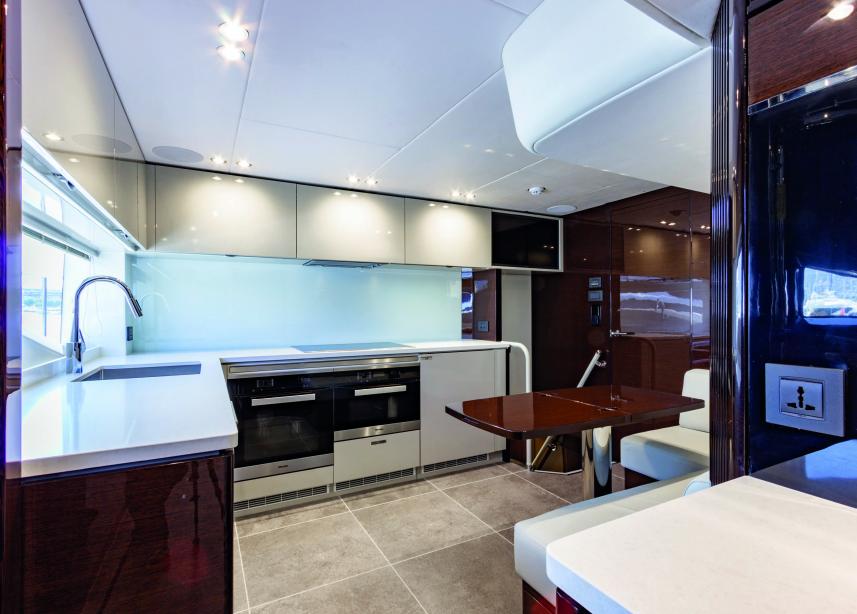 yacht Ghost
