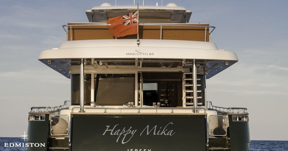 yacht Happy Mika