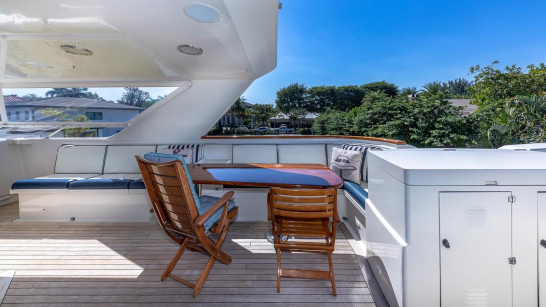 yacht Intermission