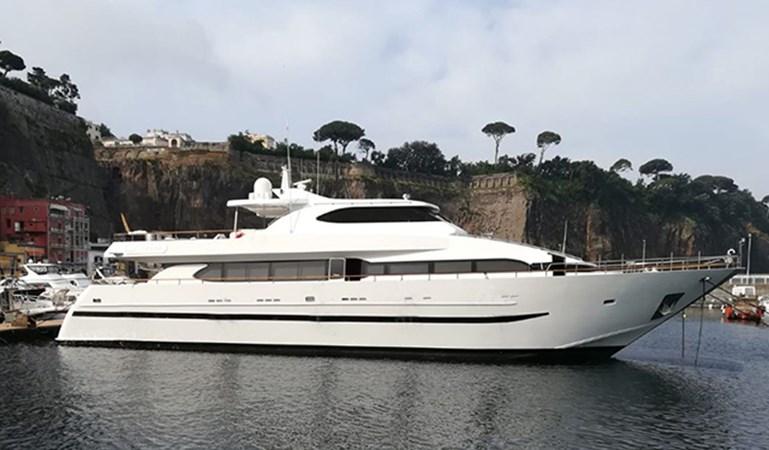 yacht Giava