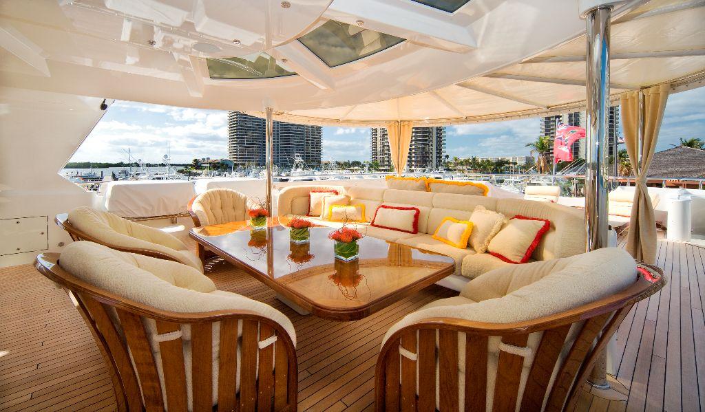 yacht Second Love