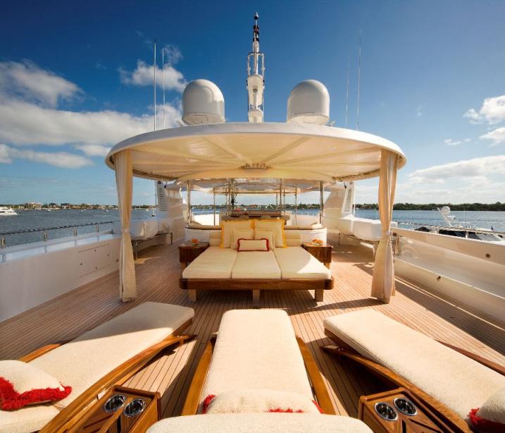 yacht Second Love