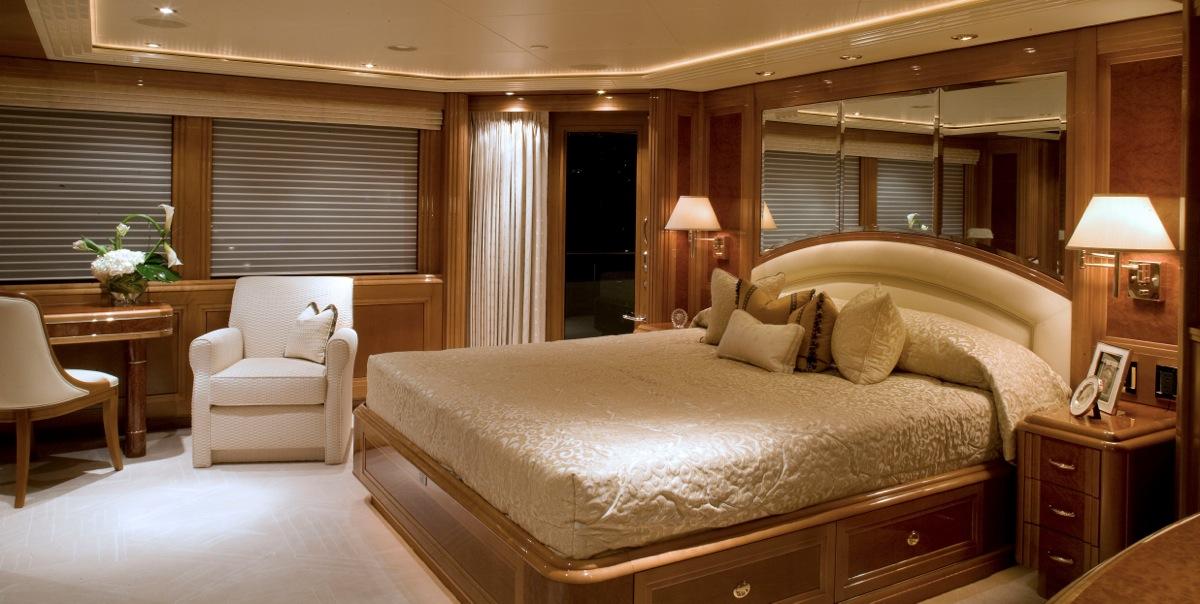 yacht Second Love