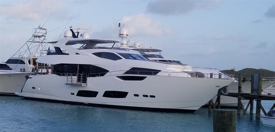 yacht La Perla