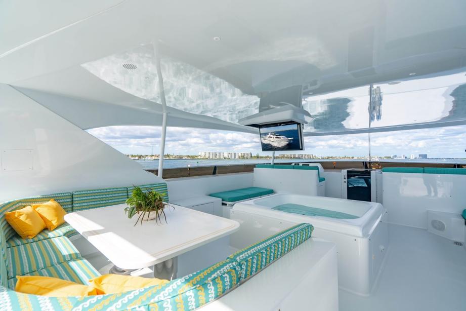 yacht Hog Heaven