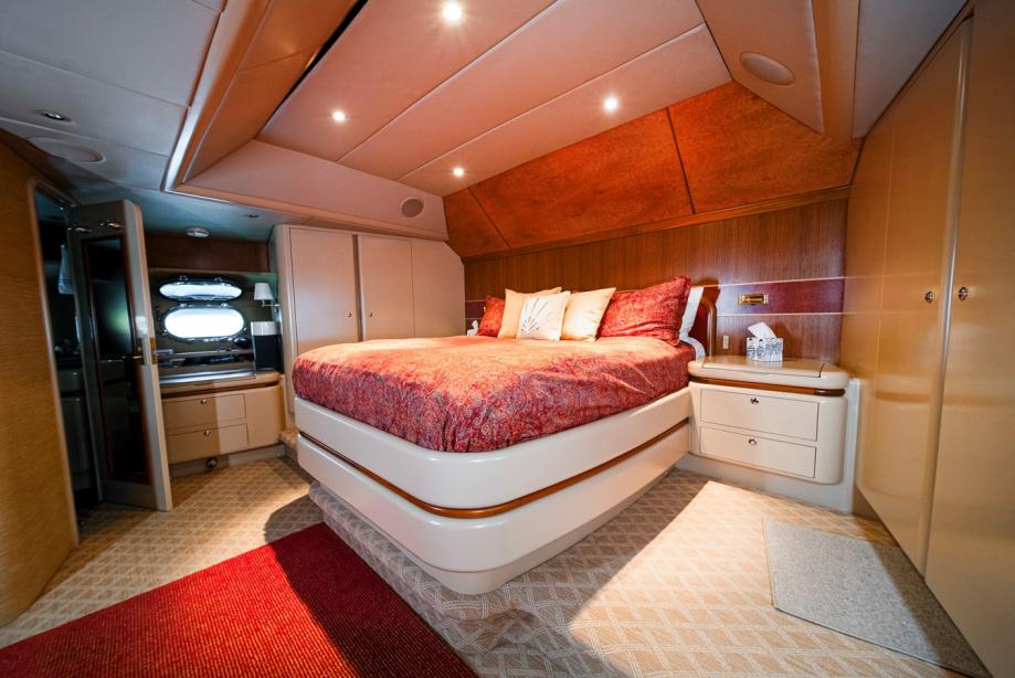yacht Eclipse