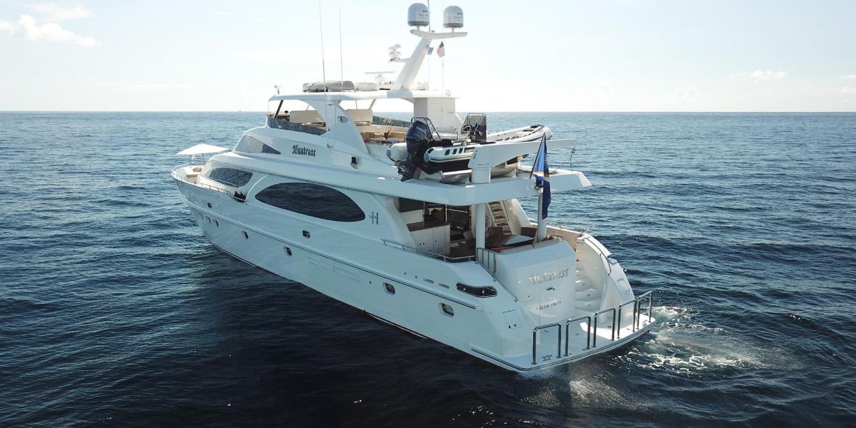 yacht Huntress